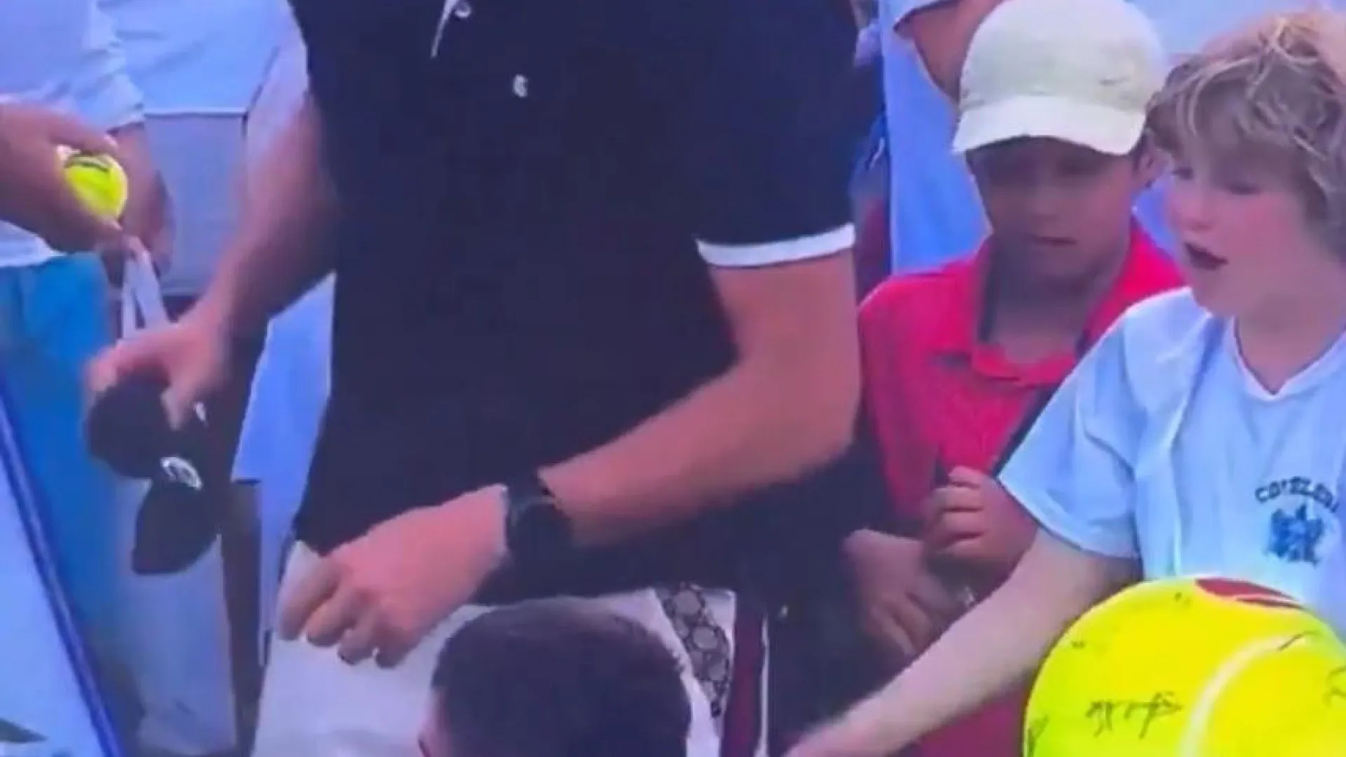 Quem é o homem que roubou boné autografado de criança no US Open?