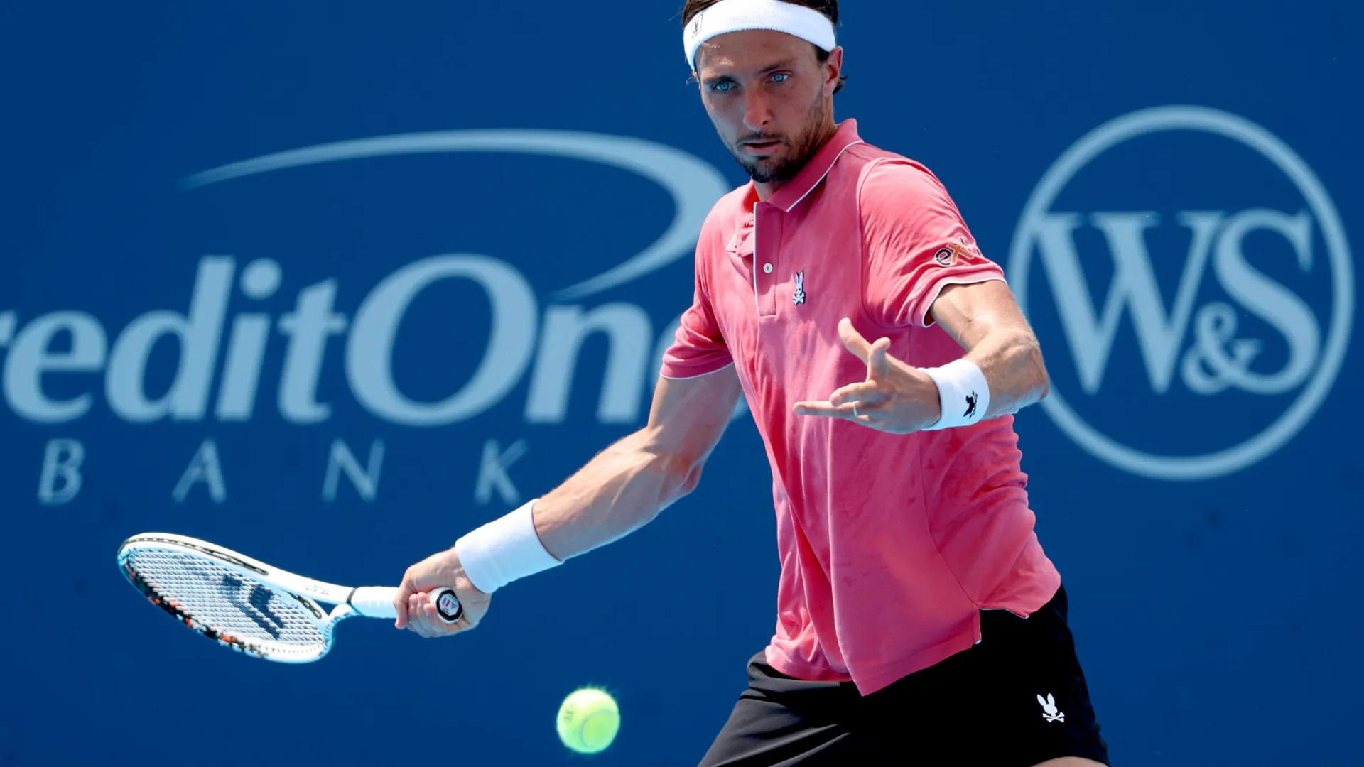 Tenista francês passa mal por calor e desiste no Masters 1000 de Cincinnati