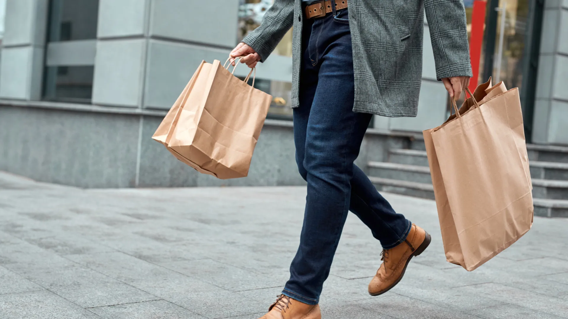 Vendas nos shoppings devem crescer 2,2% no Dia dos Pais, aponta pesquisa da Abrasce