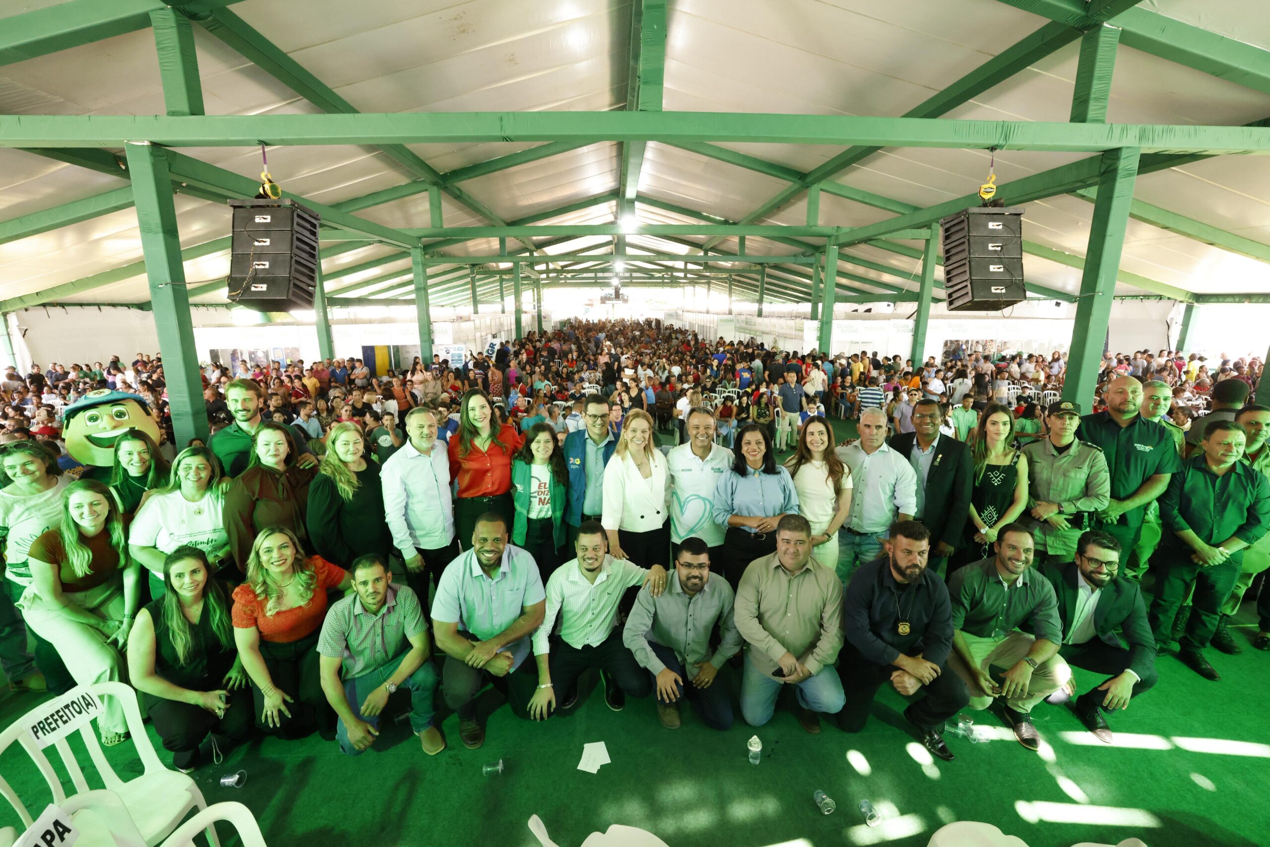 Governo de Goiás entrega mais de 2 mil benefícios sociais em Formosa