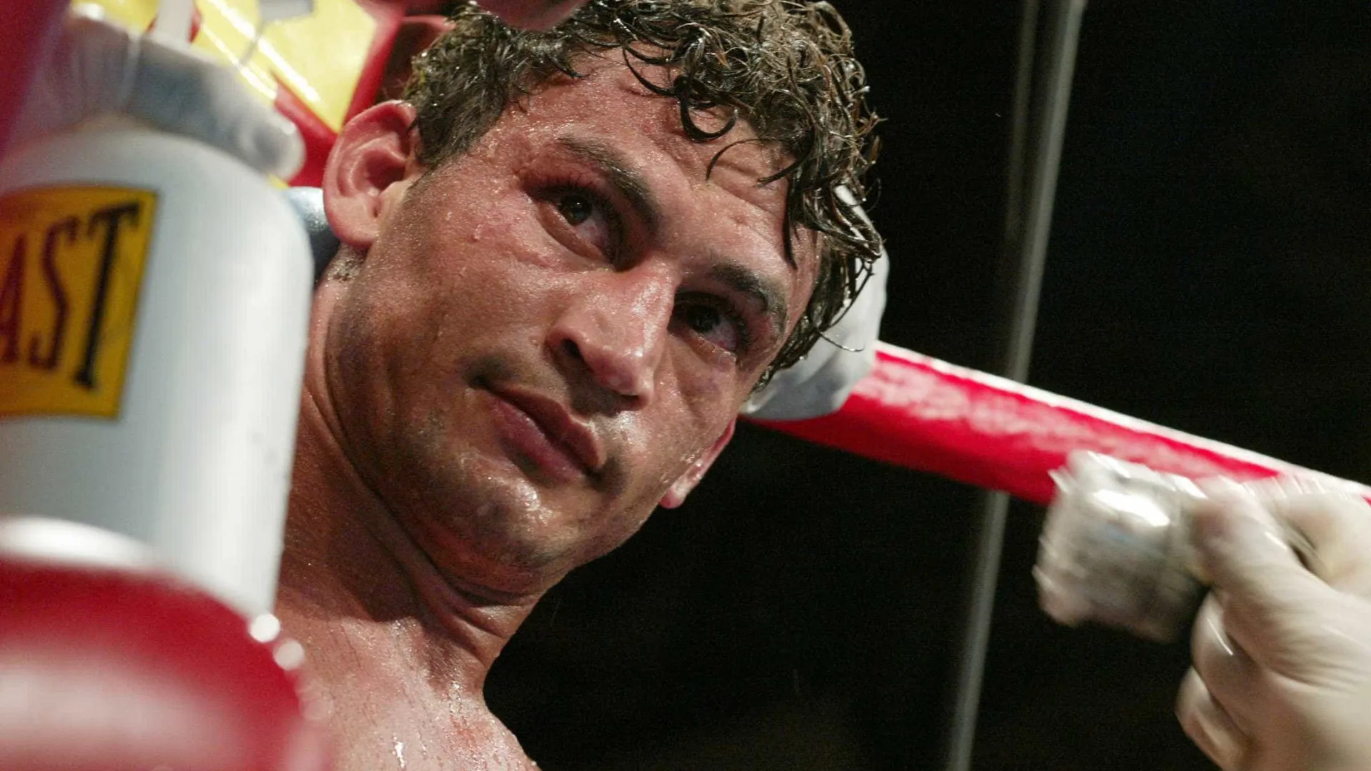 ‘Agora vamos focar em uma boa recuperação’, diz Popó após alta de cirurgia