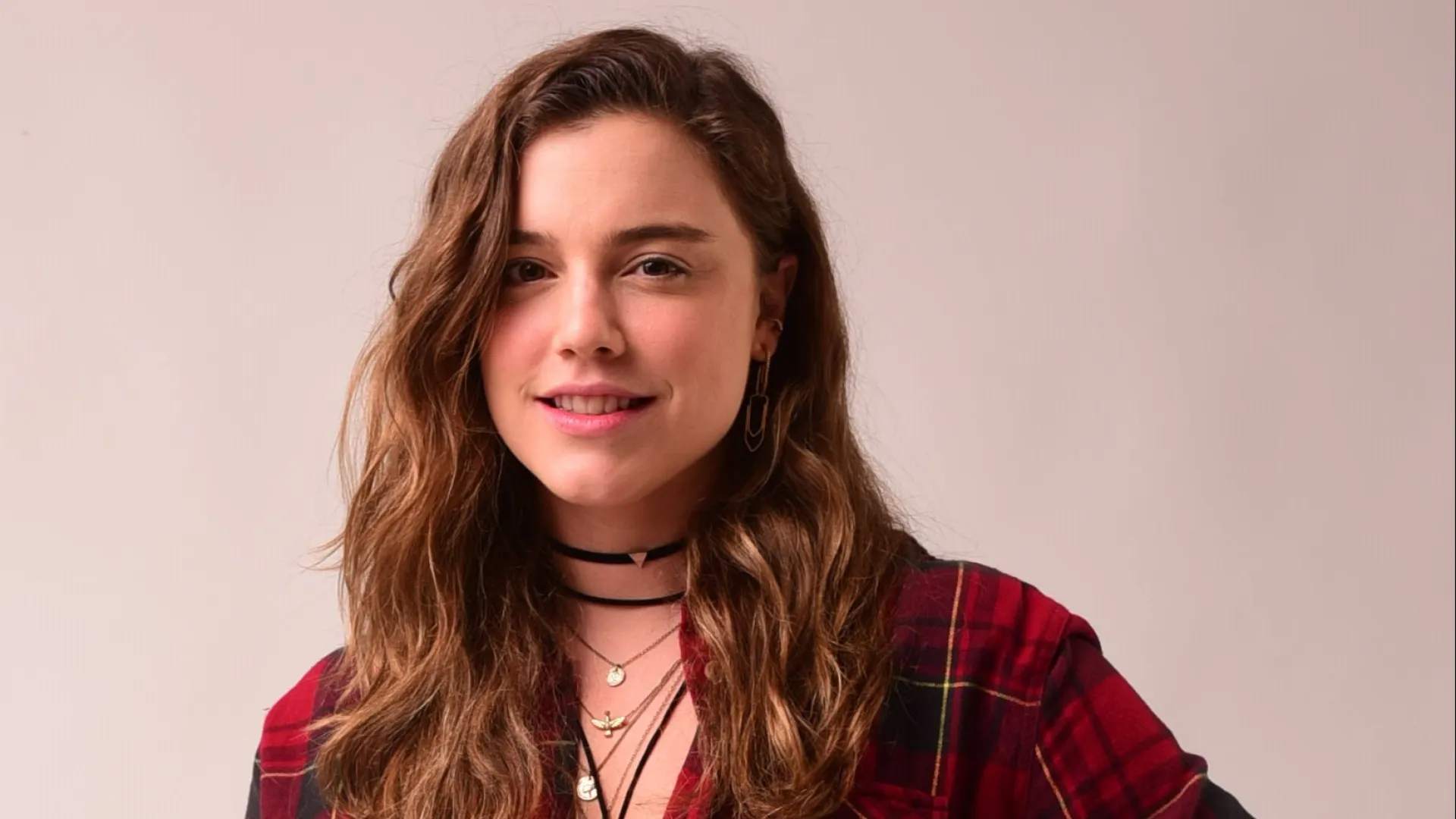 Alice Wegmann, Maria Gadú, Carol Castro e outros artistas celebram condenação de Bolsonaro