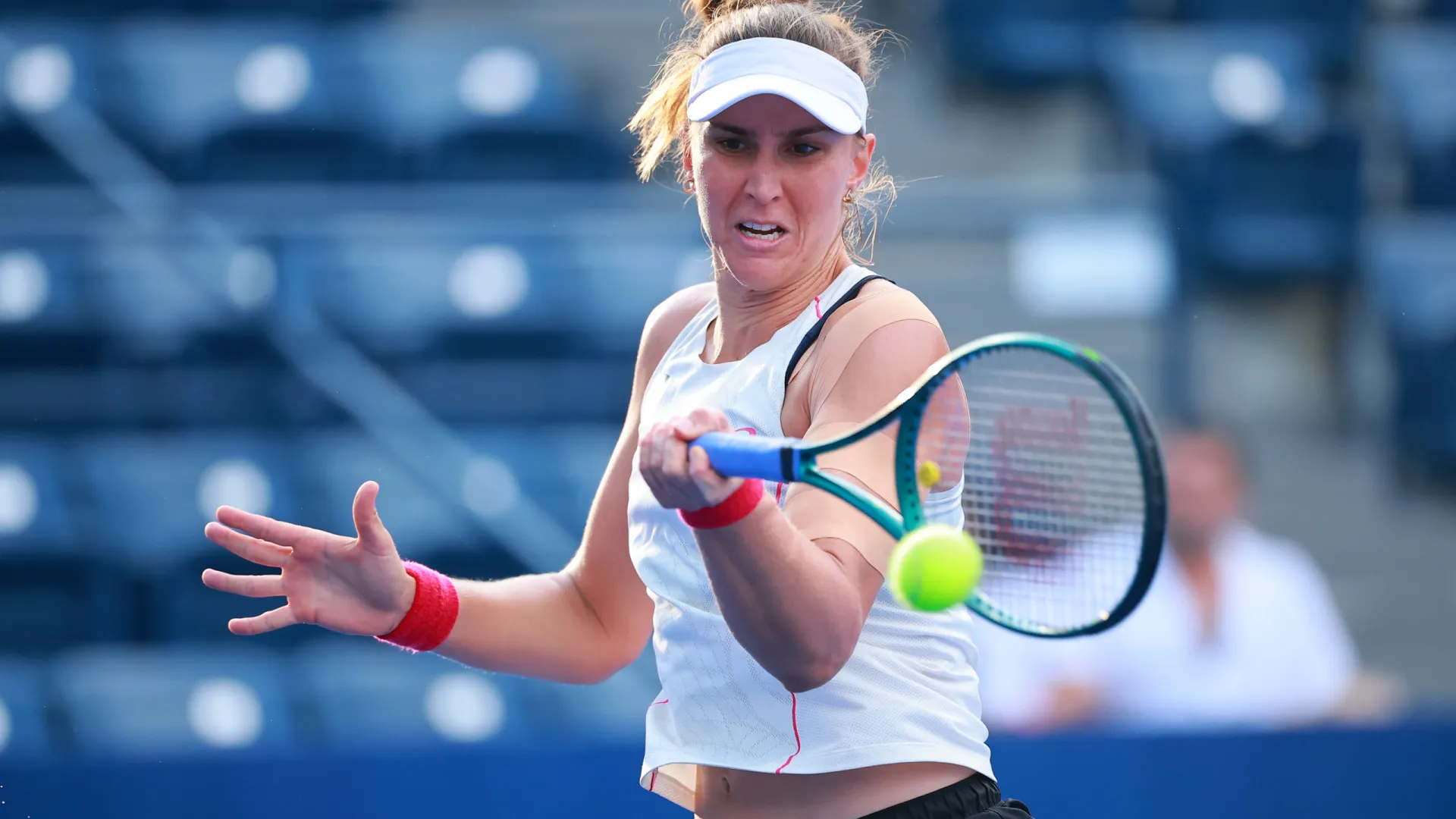 Bia Haddad estreia contra italiana duas vezes campeã no Brasil