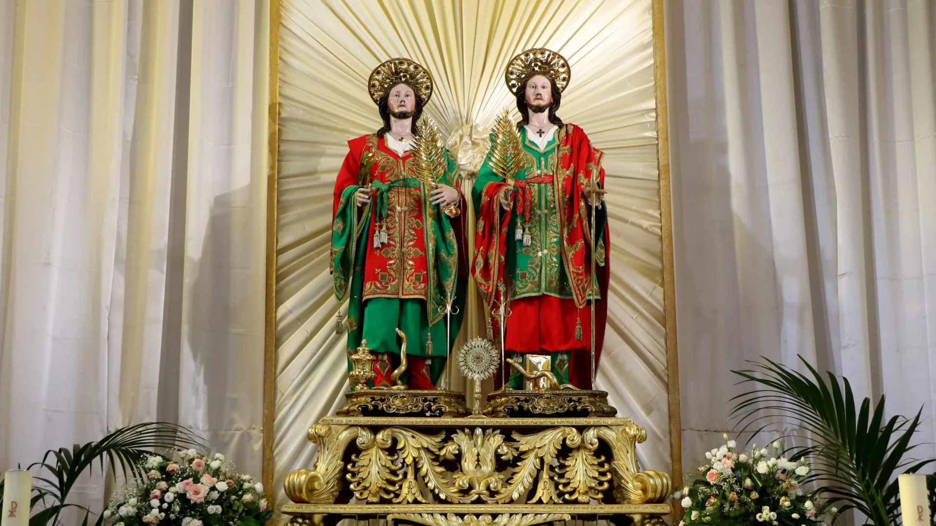 Festa de Cosme e Damião é celebrada por diferentes religiões