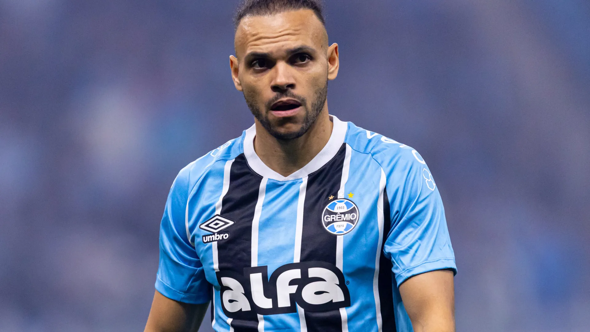 Grêmio enfrenta o Mirassol, sensação do Brasileiro, com o apoio da Arena lotada