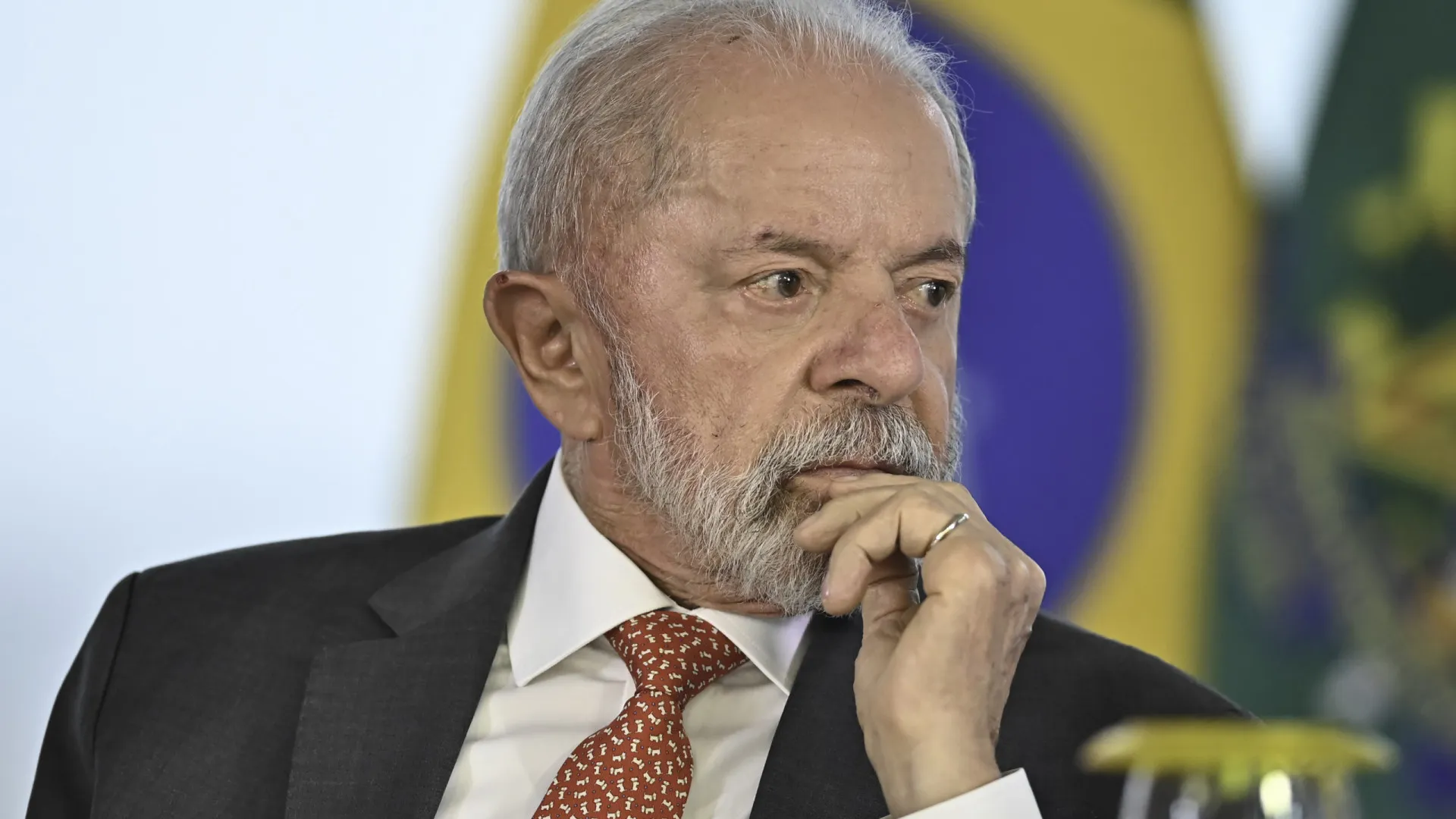 Lula liga para Comissão Europeia e faz alerta sobre salvaguardas em acordo com Mercosul