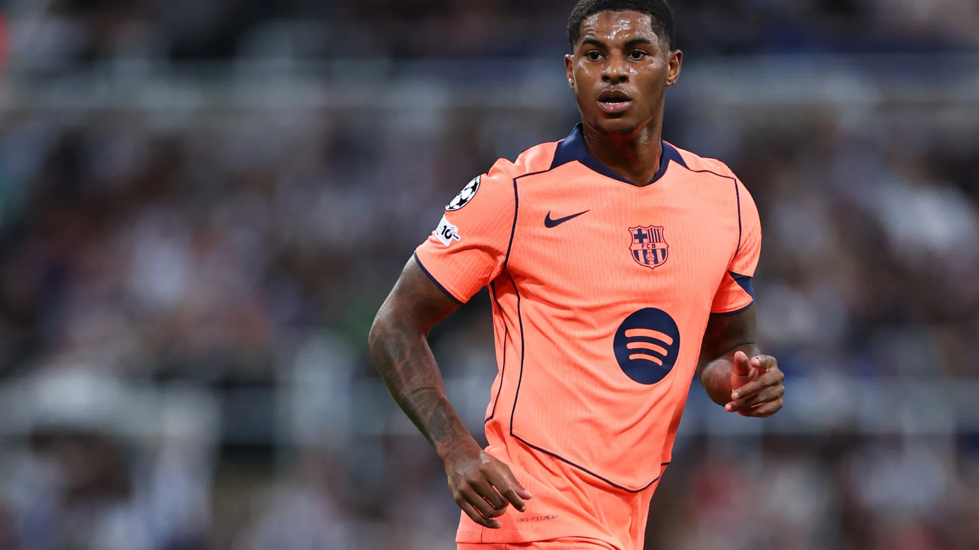 Sem Yamal, Rashford faz dois e dá vitória para o Barcelona contra o Newcastle