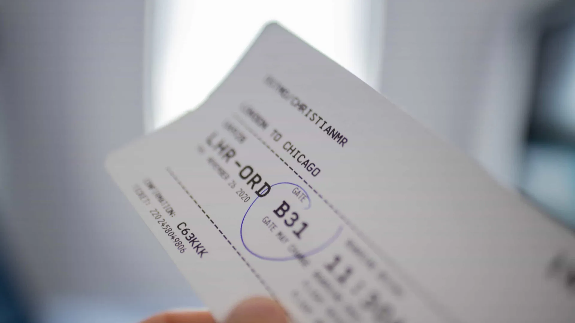 Anac diz que passagem aérea sem mala de mão está de acordo com regras