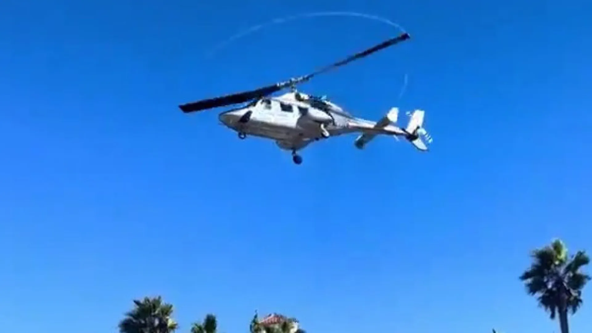 Helicóptero cai em lago de pesca no interior de SP