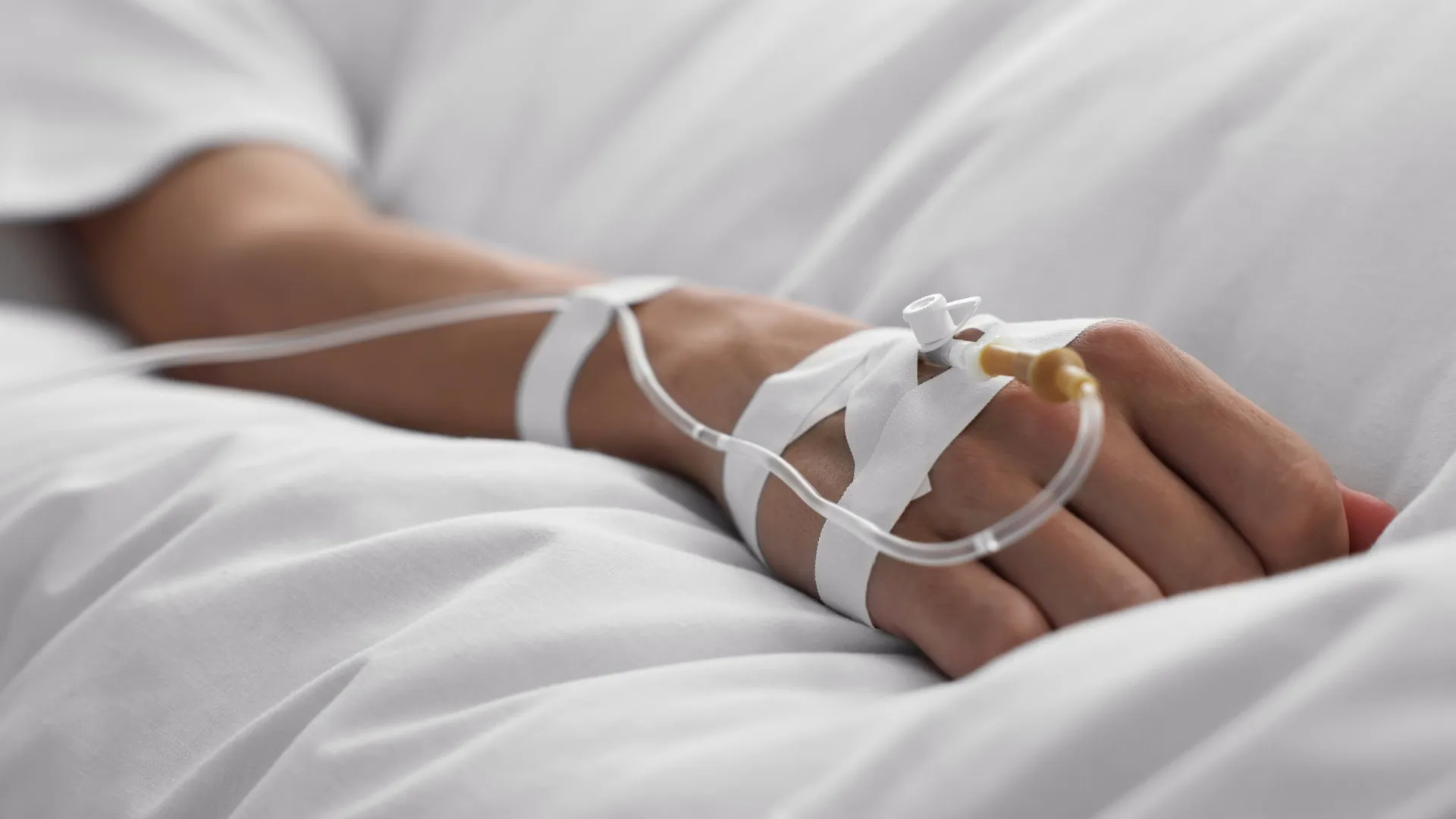 Mãe morre com sinais de envenenamento e filho fica em estado grave na Bahia