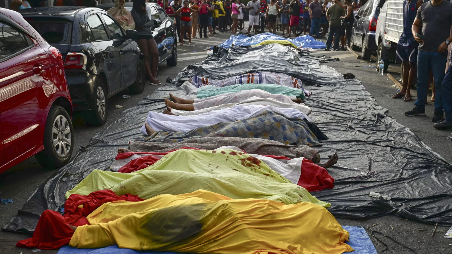 Ministra promete perícia independente após reunião com famílias no Rio