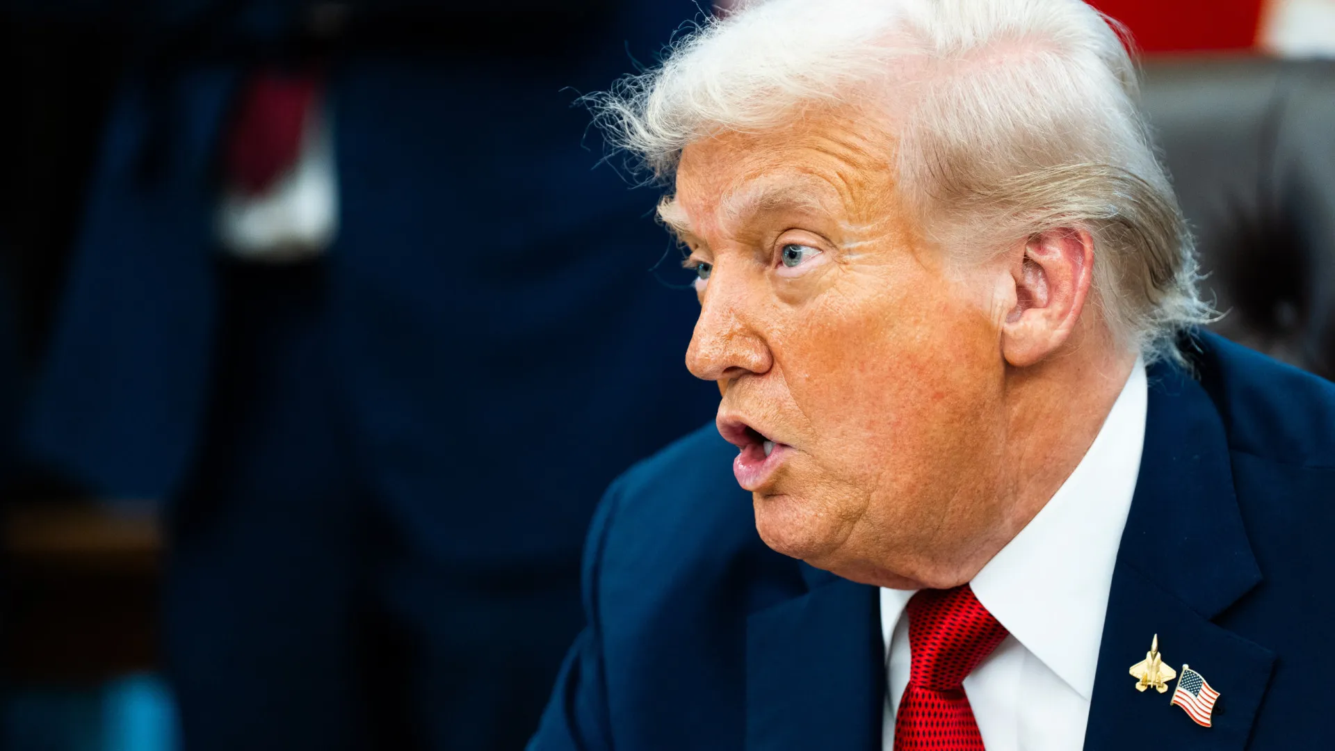 Novo ataque contra barco saindo da Venezuela mata seis pessoas, diz Trump