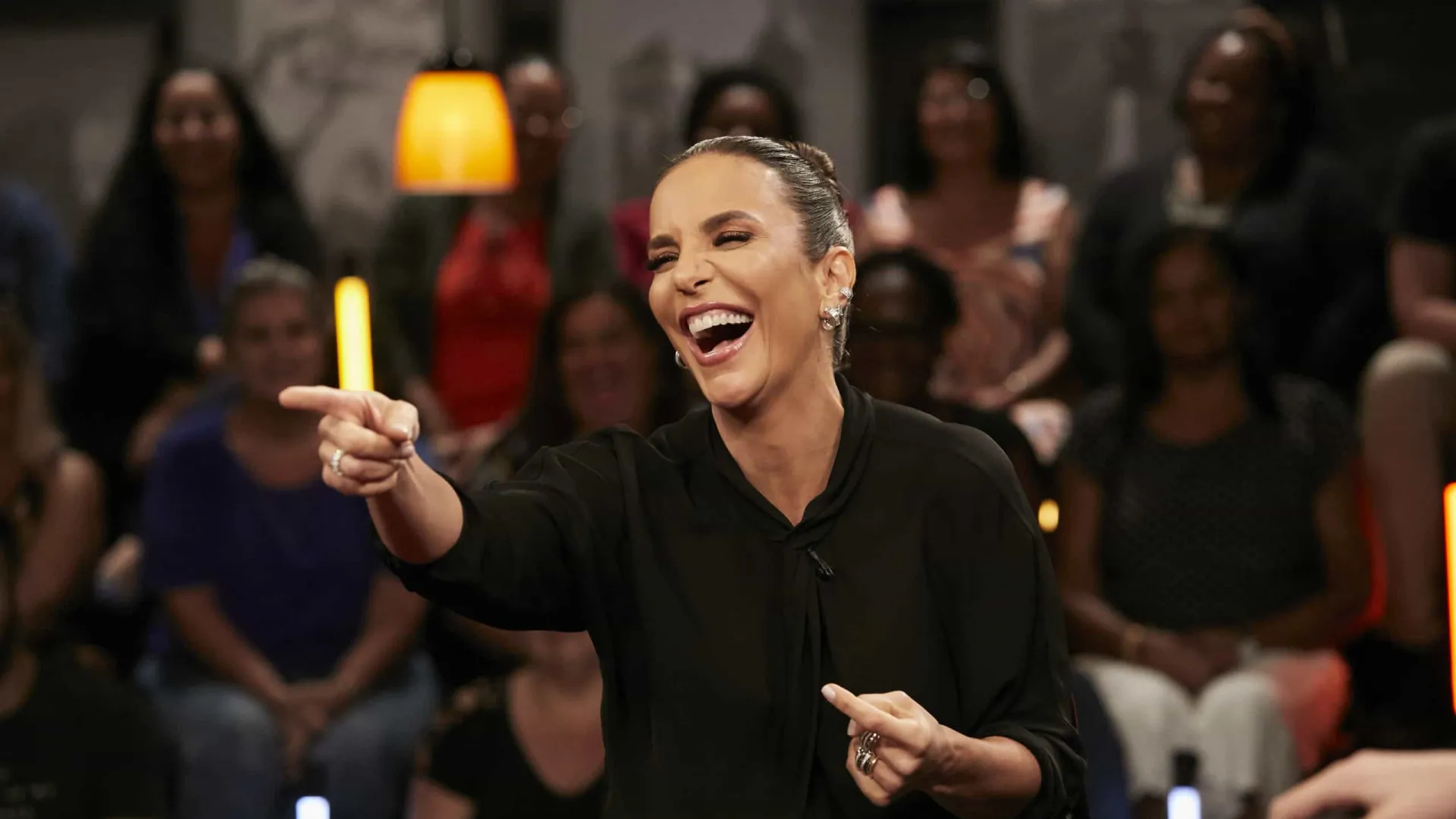 Artistas que brigaram com fãs (e até por causa de marido)