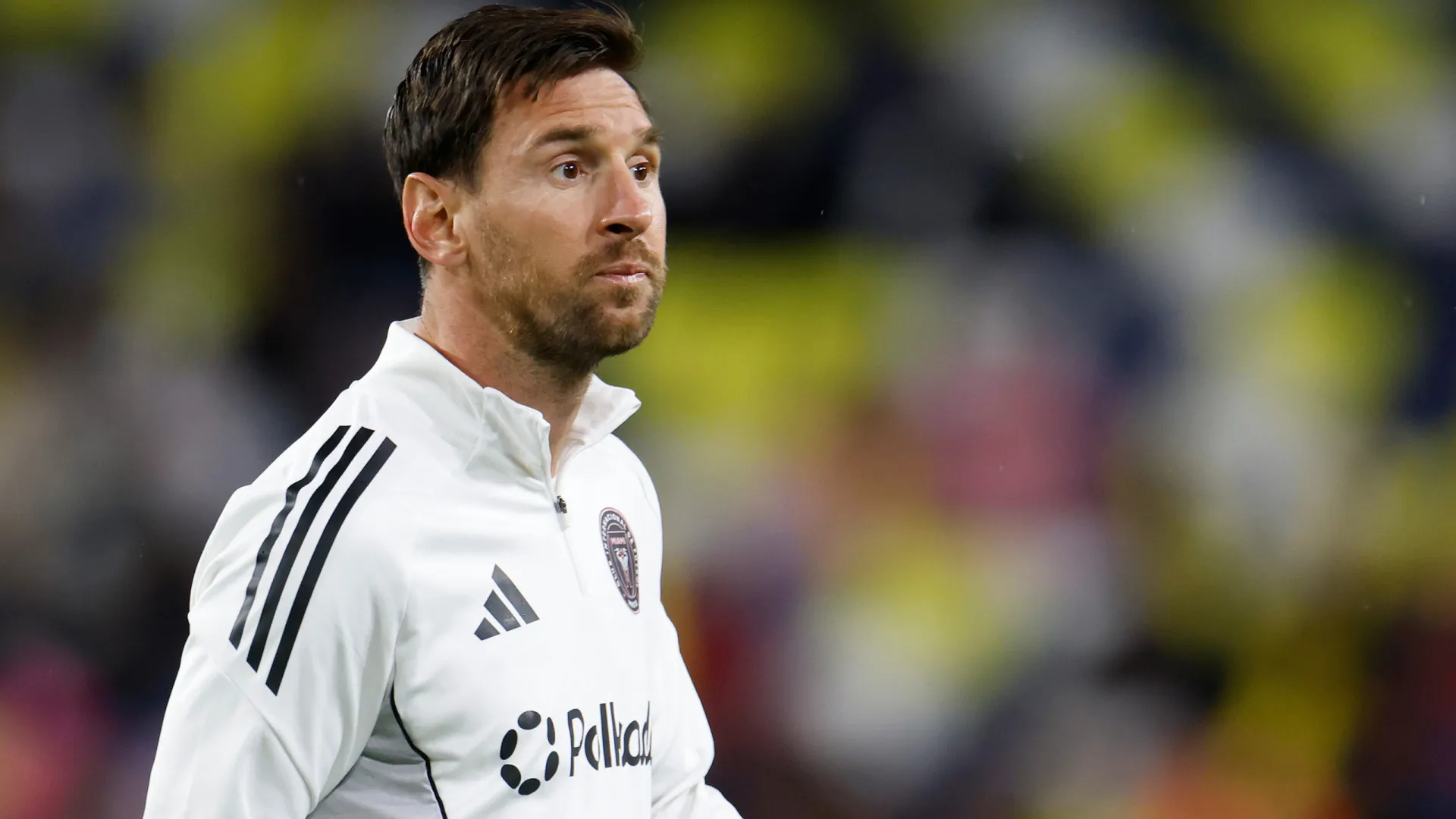 De saída Rumores indicam que Messi está negociando volta à Europa