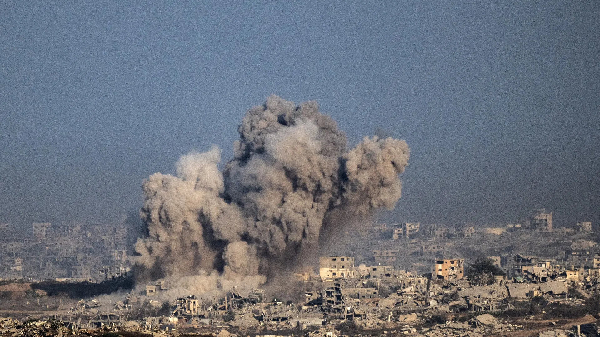 Empresa polonesa é acusada de fornecer explosivos para Israel usar em Gaza