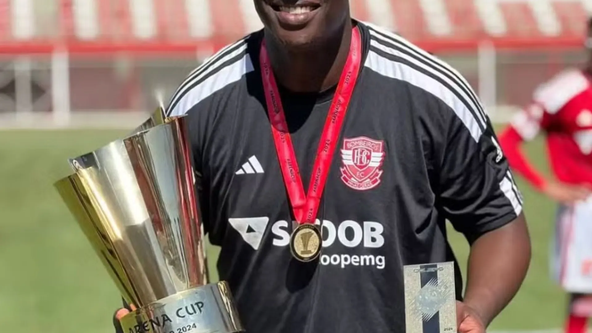 Ex-jogador do Cruzeiro vira motorista de ambulância em BH