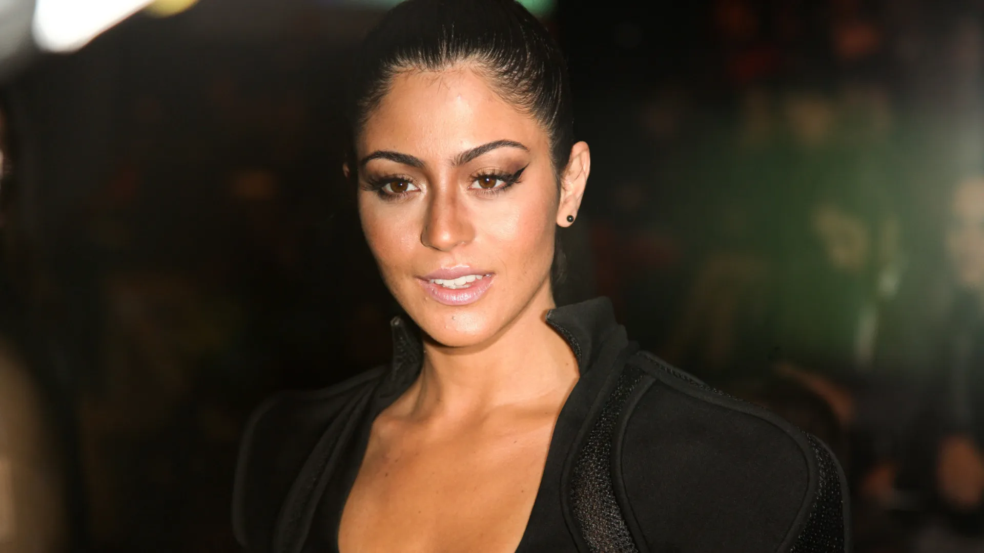 Ingressos para peça de Carol Castro esgotam após bolsonaristas pedirem boicote