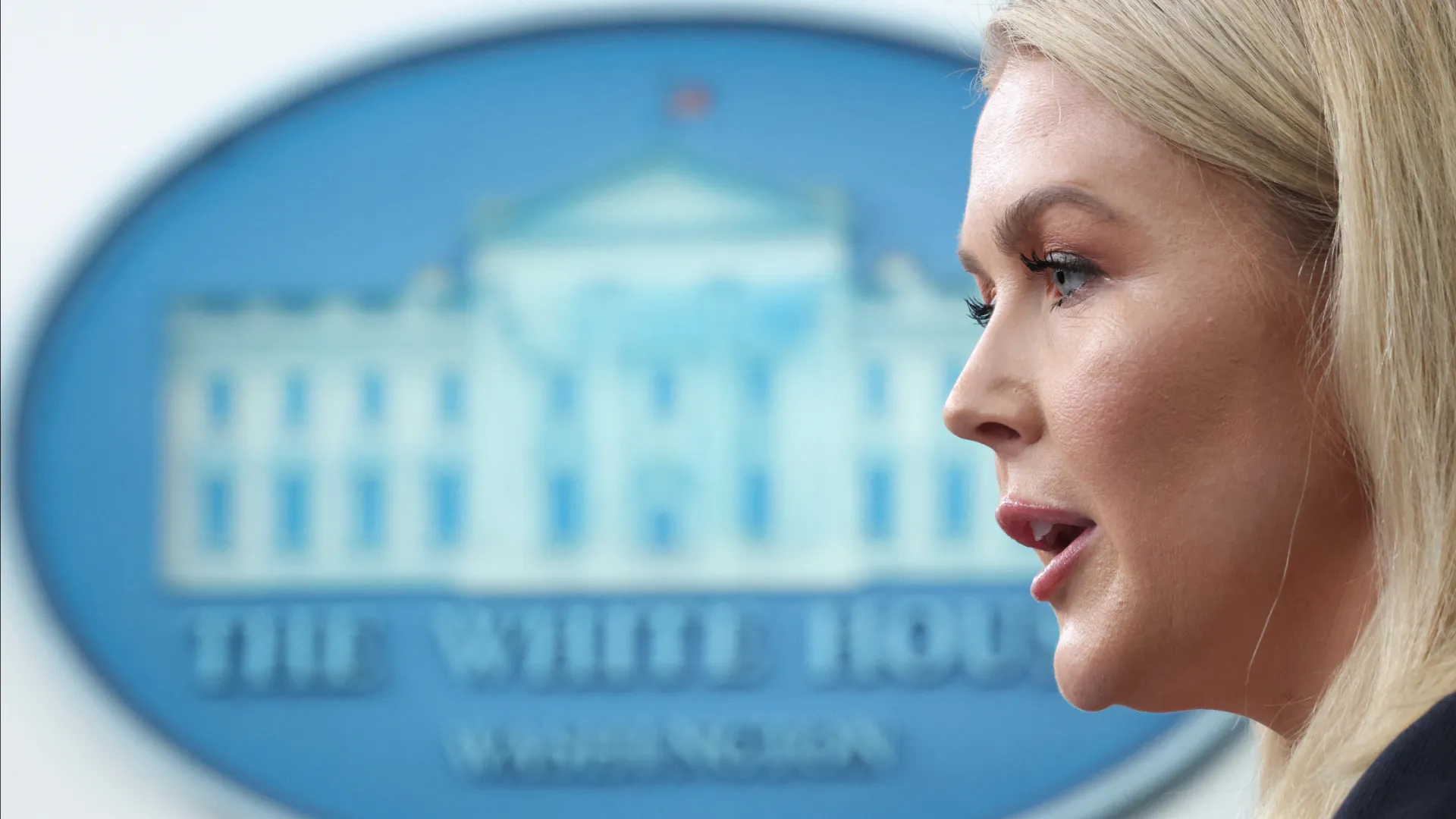 Serviço de imigração dos EUA detém brasileira mãe de sobrinho da porta-voz da Casa Branca