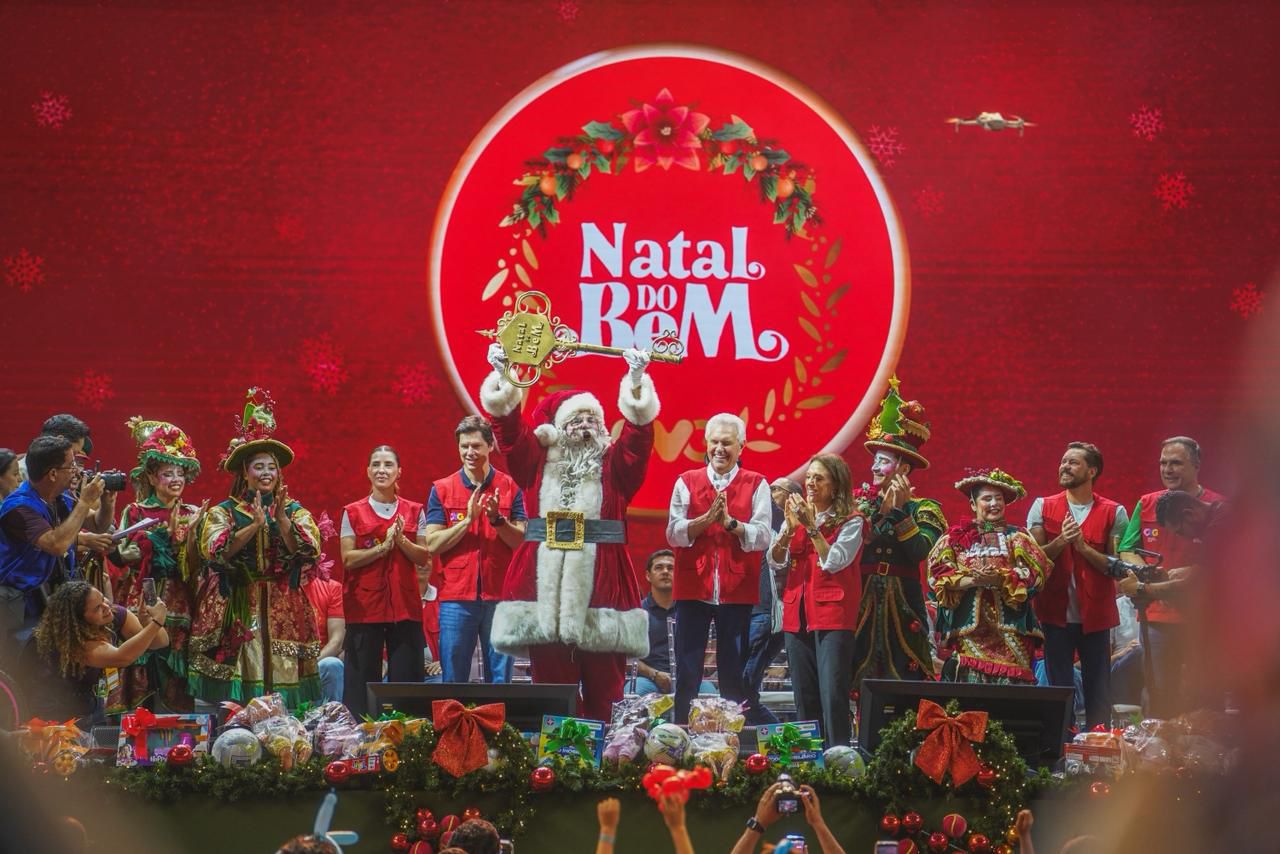 Caiado, Daniel e Gracinha entregam mais de 20 mil brinquedos no Natal do Bem em Goiânia