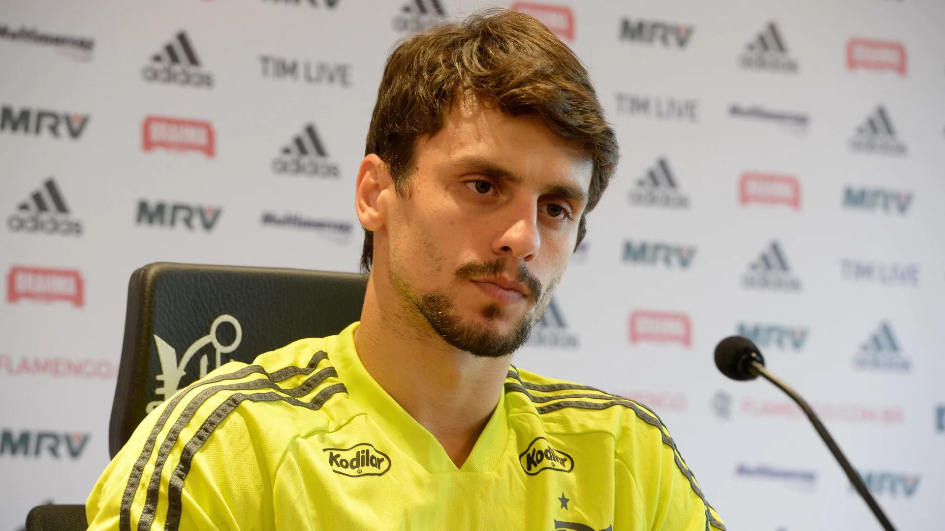 Em silêncio, Rodrigo Caio gera gol de título e final do Mundial ao Flamengo