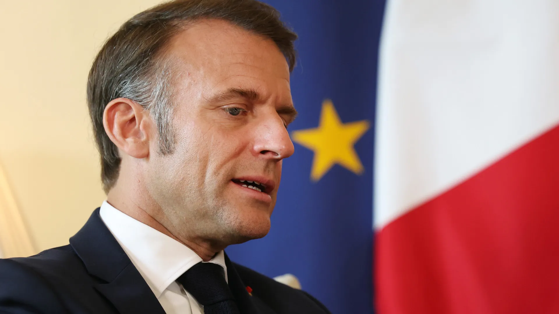 Macron anuncia reunião com aliados da Ucrânia em janeiro