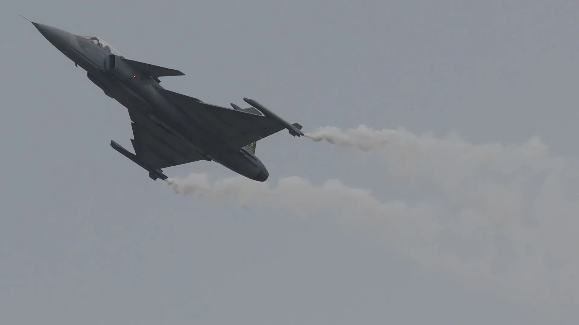 Tailândia lança ataque aéreo na fronteira com o Camboja