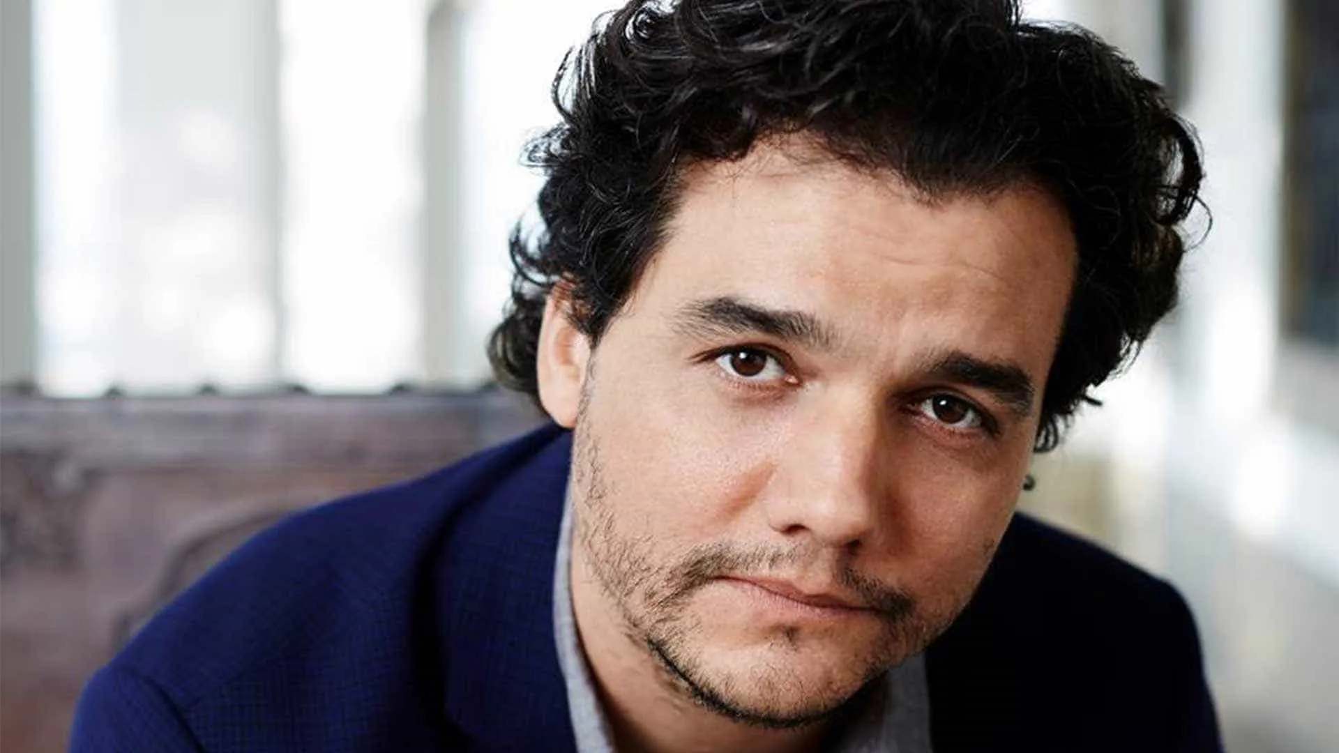 Wagner Moura revela que pediu ajuda a Marquezine antes de desfile de moda