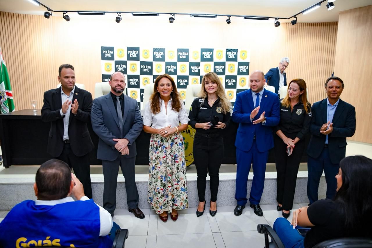 Gracinha Caiado entrega 30 viaturas às delegacias da mulher de Goiás