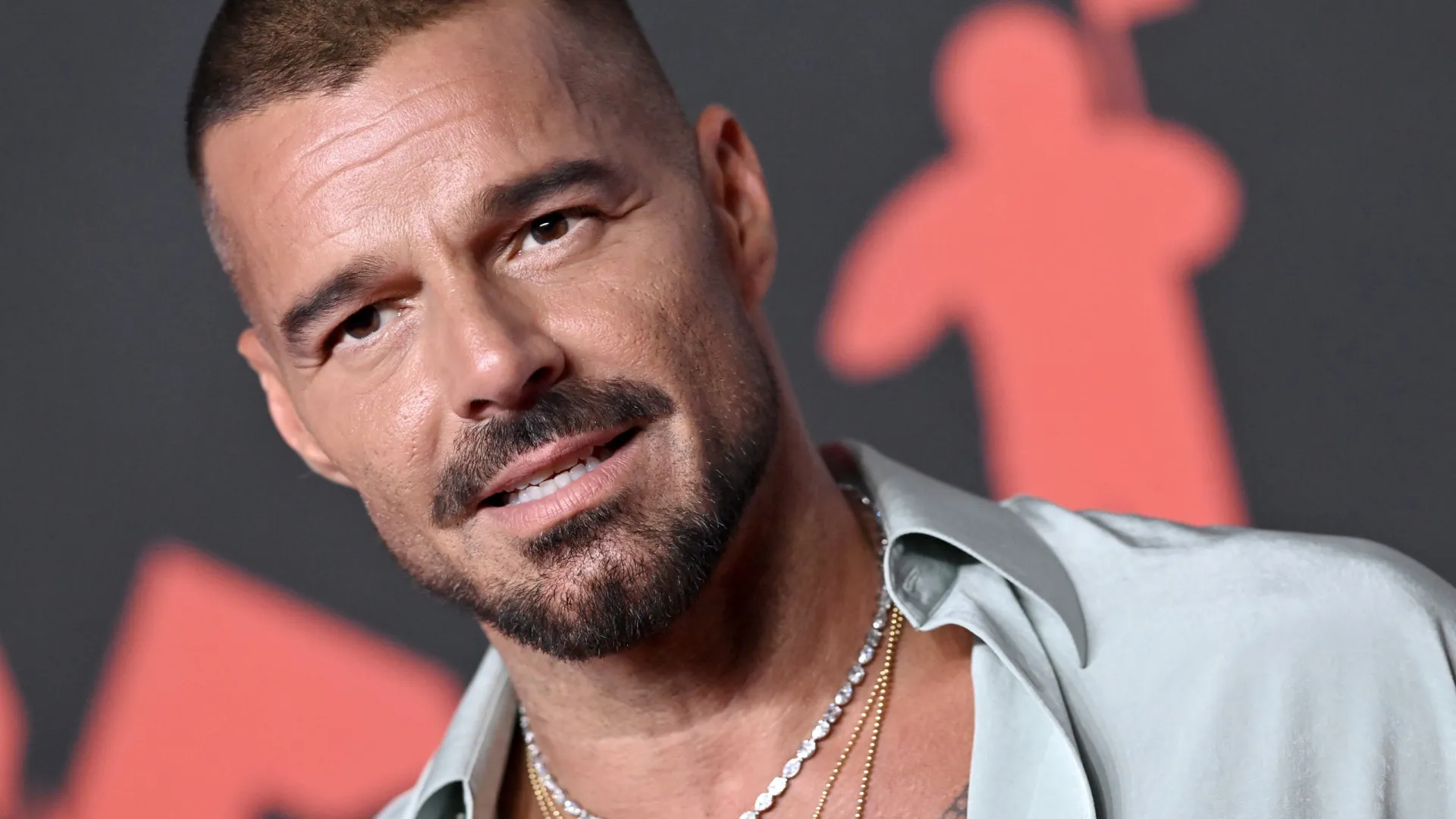 Atores LGBTQ+ que interpretaram personagens icônicos