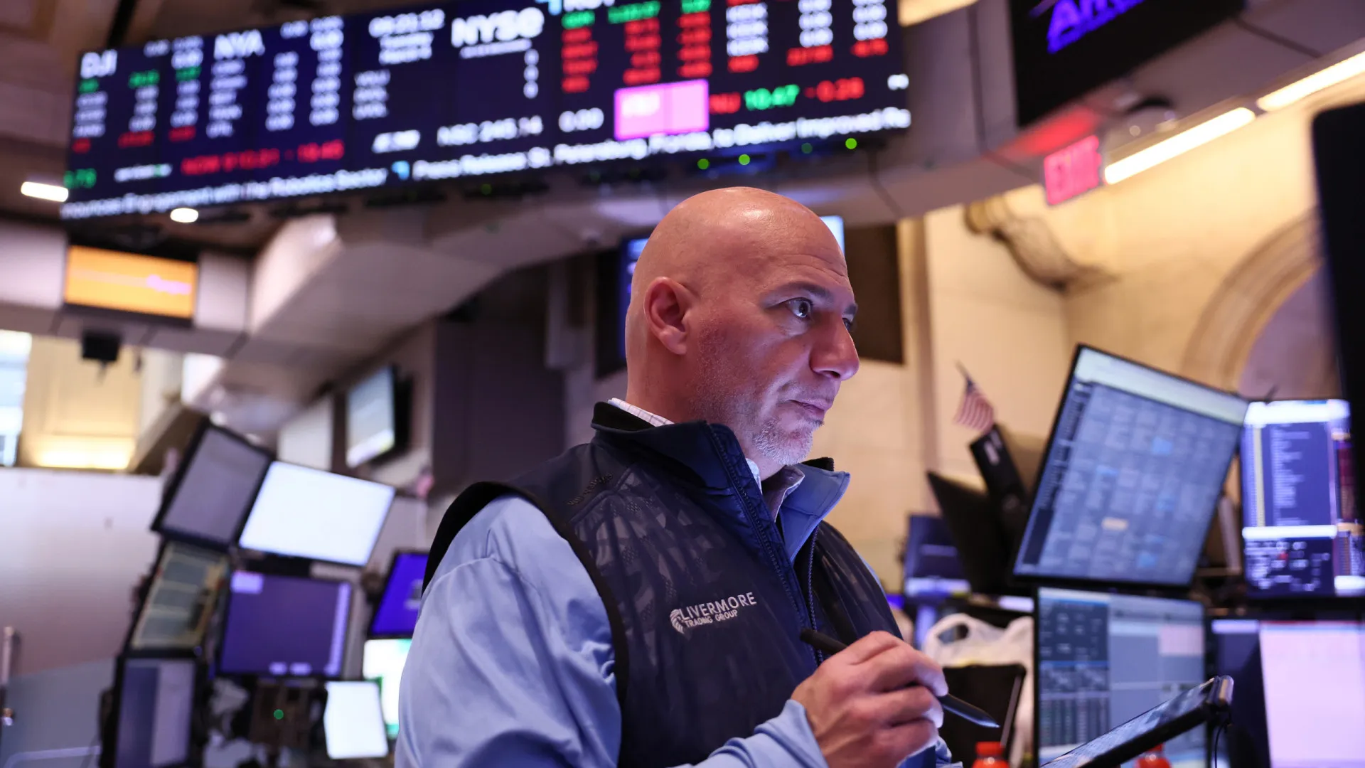 Bolsa dispara para 170 mil pontos, com discurso de Trump em Davos e pesquisa eleitoral no radar; dólar cai