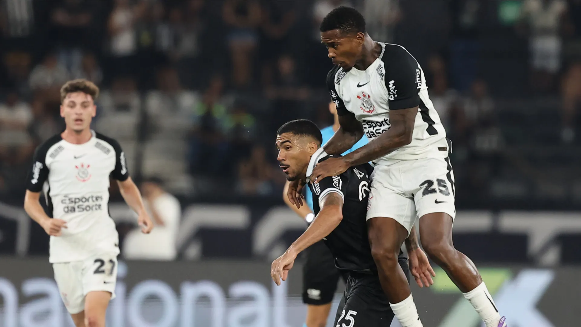 Conversas por Allan esfriam, e Corinthians foca em outras negociações