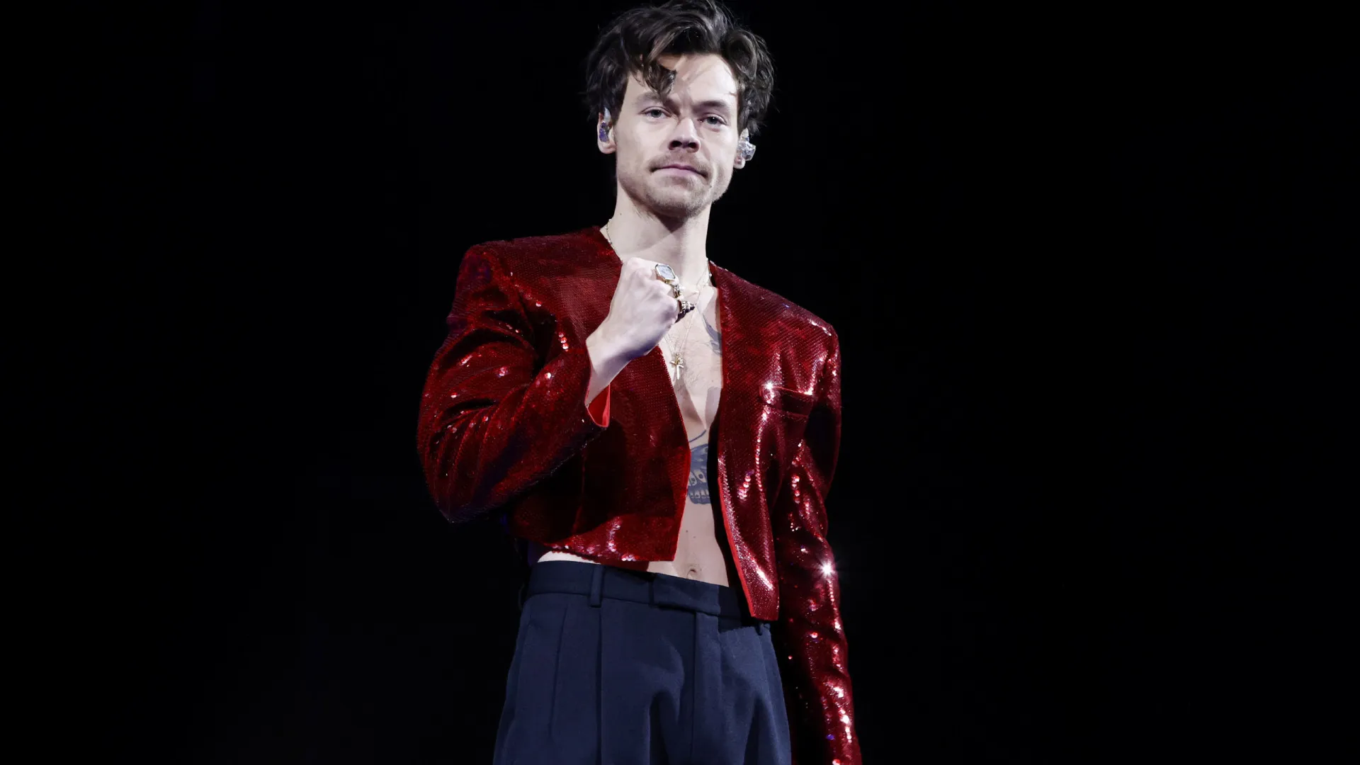 Harry Styles anuncia retorno à música com lançamento de disco em março