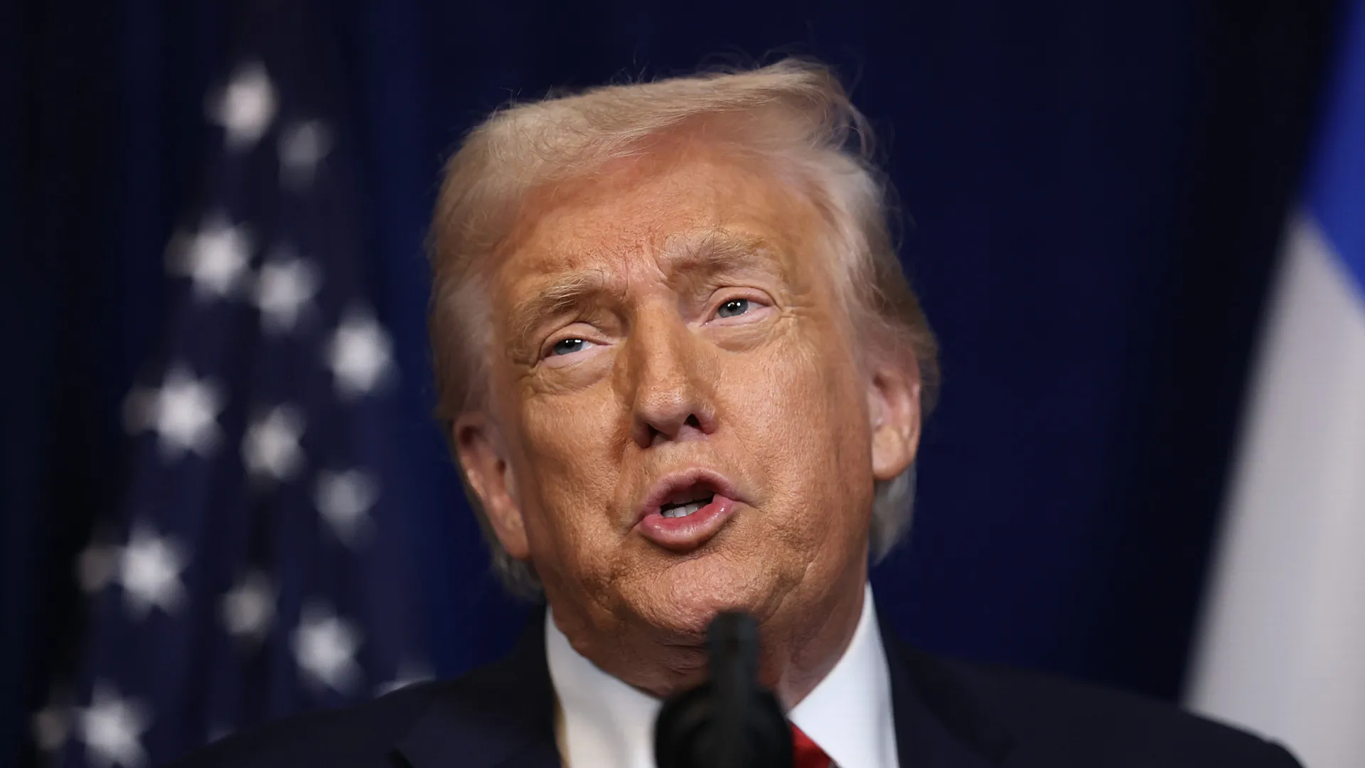 Trump ameaça impor tarifas a países que não apoiem posição dos EUA sobre a Groenlândia