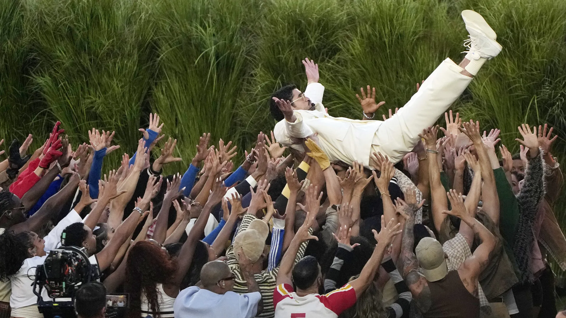 Bad Bunny faz shows de ‘Debí Tirar Más Fotos’ em SP; veja agenda da semana