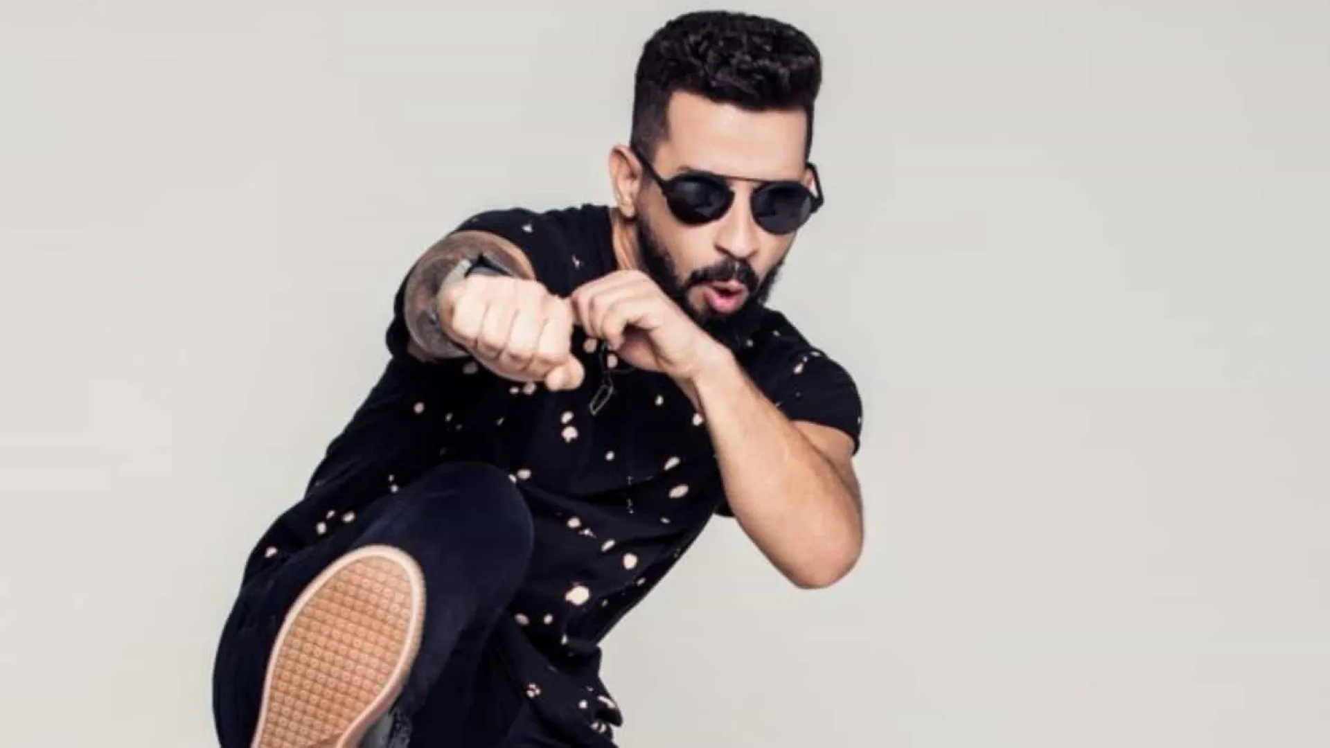 Dennis DJ se pronuncia após polêmica por direitos autorais com Tati Quebra Barraco