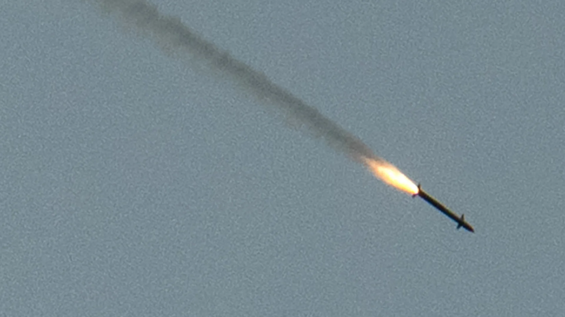 Europa entra em alerta após Irã lançar mísseis de longo alcance