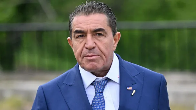 Conselheiro de Trump chama brasileiras de ‘raça maldita’