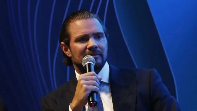 Empresa da família Vorcaro movimentou R$ 1 bi em possível tentativa de esconder dinheiro, diz relatório