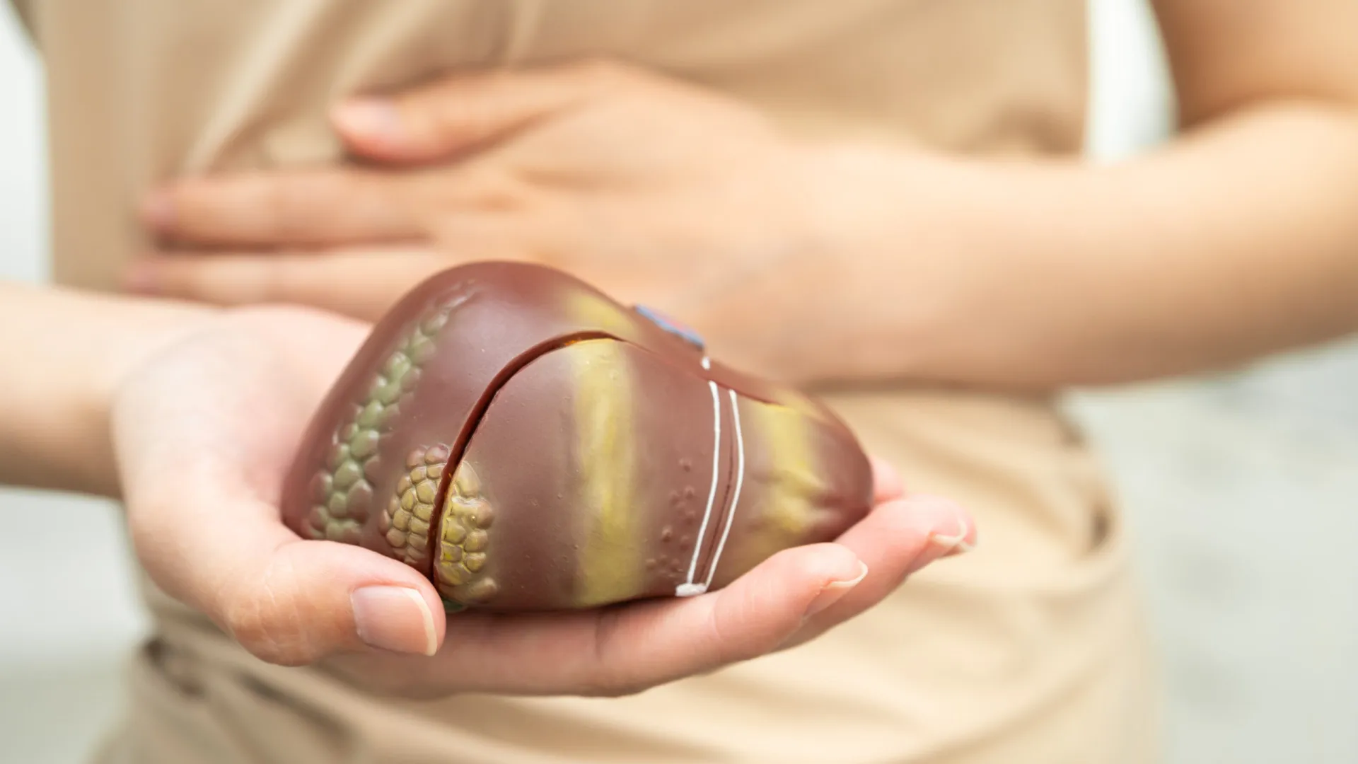 Gordura no fígado? Especialista revela os alimentos que ajudam a limpar