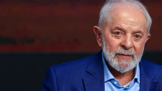 Lula sanciona Plano Nacional de Educação e critica expansão de escolas cívico-militares