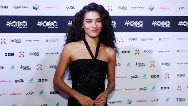 Quem é Olivia Dean, que vem sendo chamada de ‘a nova Adele’