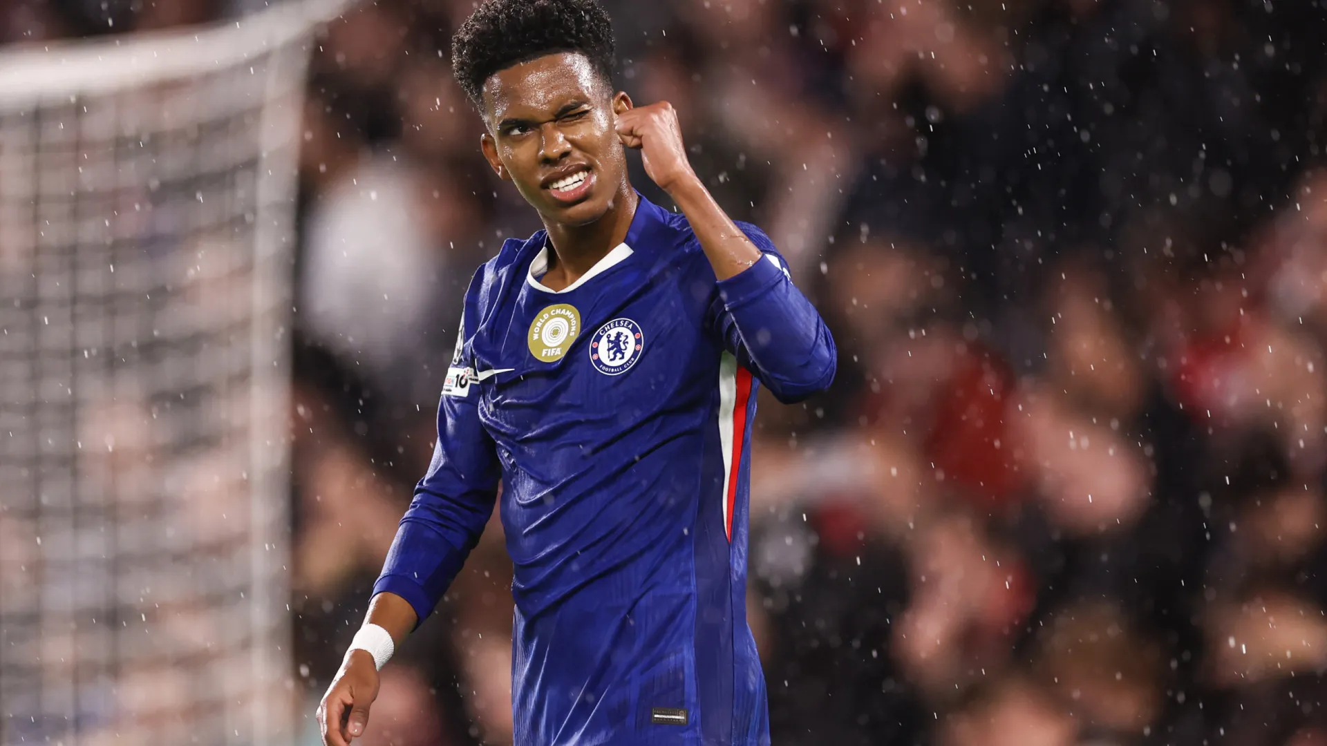 Técnico do Chelsea se rende a Estêvão após goleada: ‘Não há limite para ele’