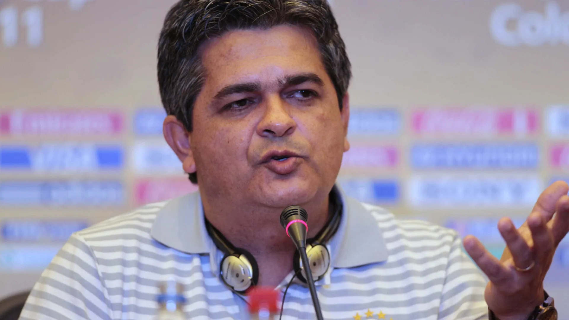 Técnico Ney Franco fica preso no Qatar e relata explosões em meio a Guerra no Irã