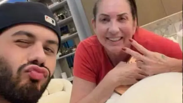 Zé Felipe posta com ex-sogra e comenta fotos de Virginia Fonseca na web