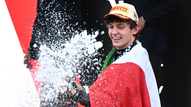 Antonelli vence e vê Russell em 14º em GP recheado de punições em Mônaco