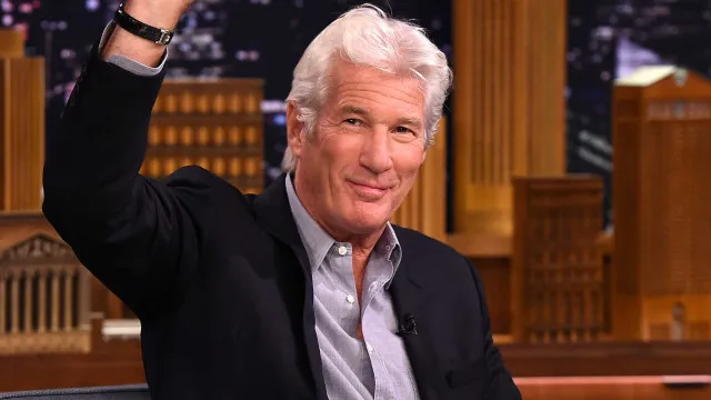 Richard Gere chama Trump de ‘louco’ e diz que EUA vivem momento mais sombrio