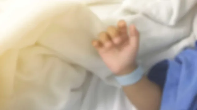 Babá é indiciada por homicídio após morte de menina de 2 anos em GO