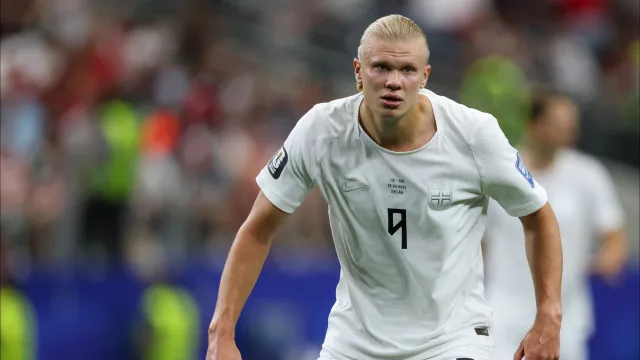 Haaland, jogador da Noruega que eliminou o Brasil da Copa, já cantou rap