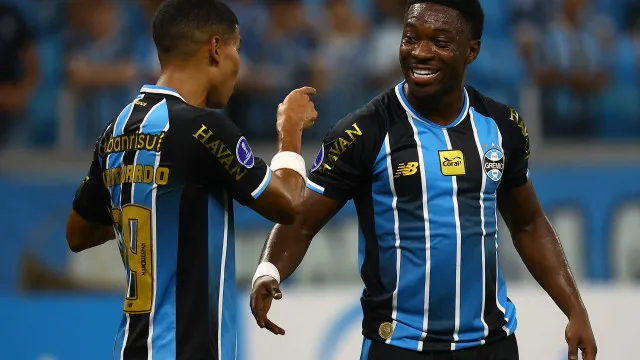 Atlético-MG põe série invicta à prova contra Grêmio pressionado pelo Z-4
