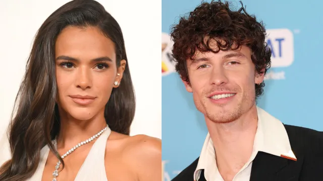 Bruna Marquezine e Shawn Mendes visitam projeto humanitário em Angola